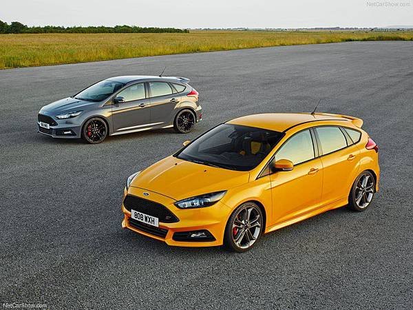 Ford-Focus_ST_2015_800x600_wallpaper_0a