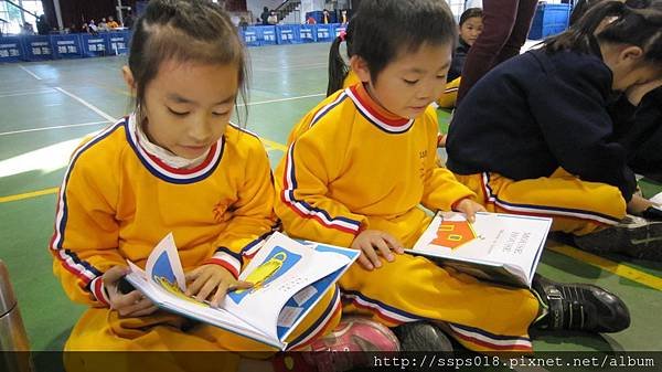 104_0116英語晨光共讀02
