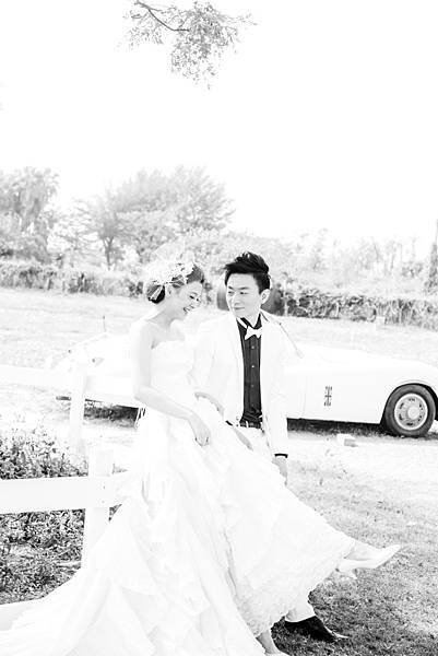 2018年最流行婚紗風格！超美韓風攝影搶先了解個性婚紗照片成為了拍攝主流當英國的優雅結合韓風的唯美，就是今年最新流行的婚紗風格。莎士比亞婚紗