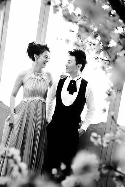 2018年最流行婚紗風格！超美韓風攝影搶先了解個性婚紗照片成為了拍攝主流當英國的優雅結合韓風的唯美，就是今年最新流行的婚紗風格。莎士比亞婚紗