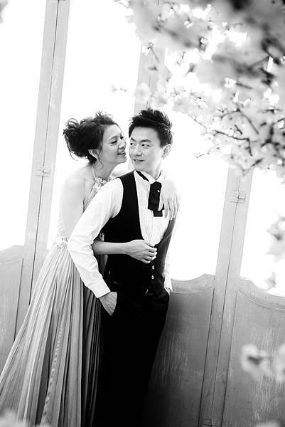 2018年最流行婚紗風格！超美韓風攝影搶先了解個性婚紗照片成為了拍攝主流當英國的優雅結合韓風的唯美，就是今年最新流行的婚紗風格。莎士比亞婚紗