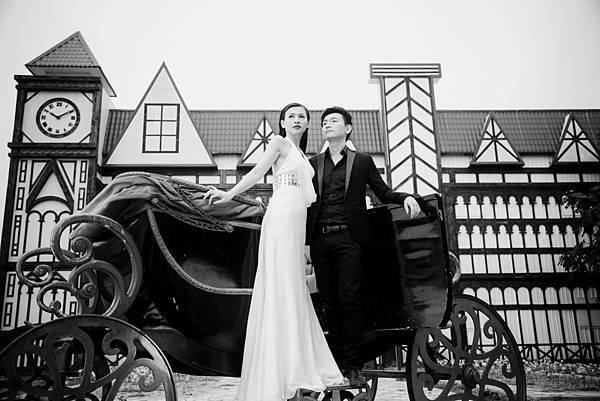 2018年最流行婚紗風格！超美韓風攝影搶先了解個性婚紗照片成為了拍攝主流當英國的優雅結合韓風的唯美，就是今年最新流行的婚紗風格。莎士比亞婚紗