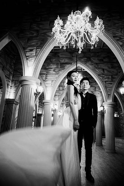 2018年最流行婚紗風格！超美韓風攝影搶先了解個性婚紗照片成為了拍攝主流當英國的優雅結合韓風的唯美，就是今年最新流行的婚紗風格。莎士比亞婚紗