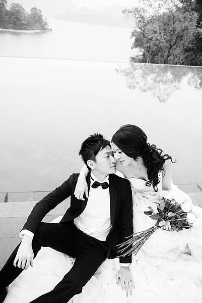 2018年最流行婚紗風格！超美韓風攝影搶先了解個性婚紗照片成為了拍攝主流當英國的優雅結合韓風的唯美，就是今年最新流行的婚紗風格。莎士比亞婚紗