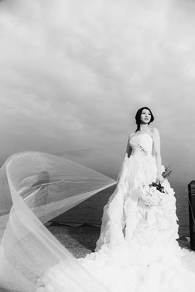 2018年最流行婚紗風格！超美韓風攝影搶先了解個性婚紗照片成為了拍攝主流當英國的優雅結合韓風的唯美，就是今年最新流行的婚紗風格。莎士比亞婚紗