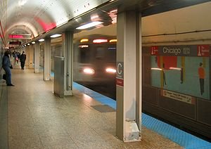 300px-Chicago_Red_CTA_061028.jpg