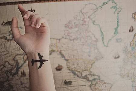 airplane-hand-map-photography-Favim_com-653587