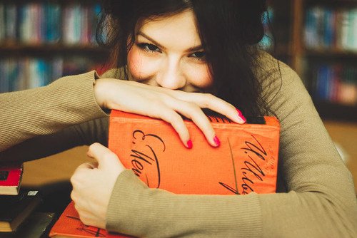 books-girl-library-photography-pretty-Favim_com-56688