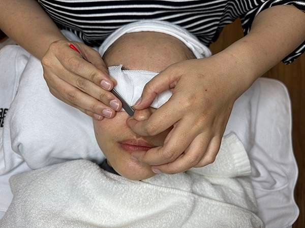 【桃園平價做臉/美容推薦】|臉霸-桃園中華店|縮時保養輕煥膚