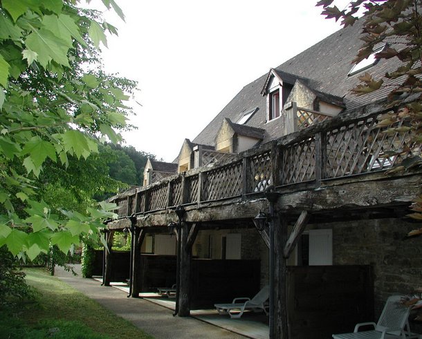 法國南部旅店.jpg
