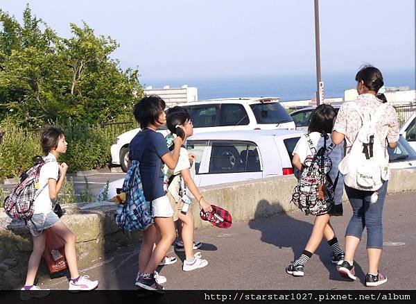 這群小朋友居然有人跑來跟我問路XD