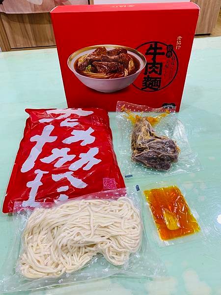 【美食開箱】 老協珍牛肉麵，獨創滾刀塊切法，肉質立體厚實，軟