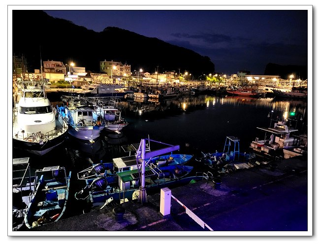 深澳港平價海鮮樓，散步海天步道