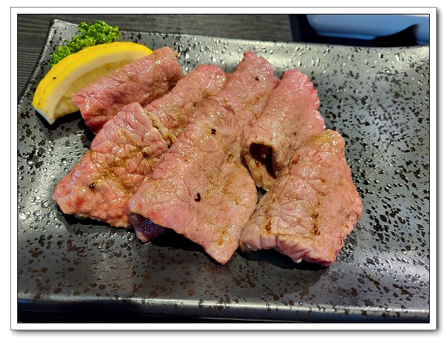 燒肉Yakiniku SHOJO，日式居酒屋氛圍