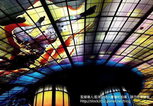 [高雄.旅遊]The Dome of Light in Kaohsiung,Taiwan:高捷美麗島站,光之穹頂,最美捷運站(the most beautiful MRT Station,早午餐,跳蚤市場,民宿,飯店,住宿,咖啡,春捲,地圖,餐廳,寄放行李,置物櫃,美食,景點,交通)008