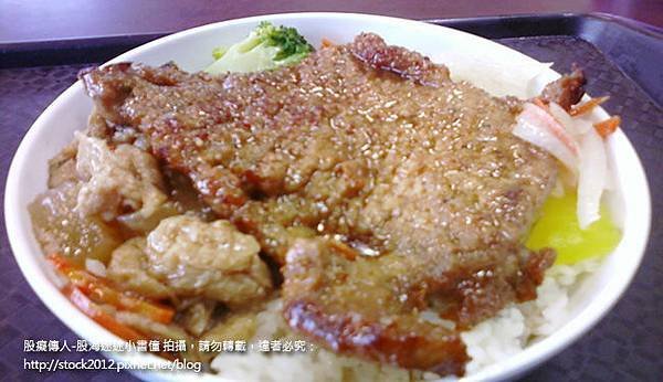 [食記] 嘉義火車站車頭火雞肉飯,35年在地老店火雞肉飯美食 (評價,營業時間,菜單,多少錢,電話,在那裡,地址,推薦,油蔥酥,排骨飯)7