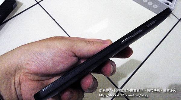 [智慧型手機]華碩ASUS ZenFone5 A501CG開箱文心得分享_體驗試用,手機規格,照相拍照功能,夜拍效果,出貨時間延後終於收到!(耗電測試,2G版,皮套試用,A500CG,現貨販賣,預購,Root教學,方法)013