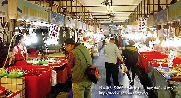 [旅遊]嘉義布袋觀光漁港漁市_便宜新鮮海產海鮮,A18雙燕蚵仔包(食記,推薦,景點,民宿,魚湯,生魚片,烏魚子,鹽田,鮮蚵,餐廳,交通,地址,電話,停車場,A-17阿秋海產,布袋直銷中心)006