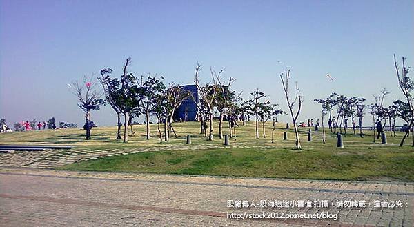 [旅遊] 嘉義東石漁人碼頭美食餐廳推薦: 陽光,白沙,新鮮海產海鮮,暑假寒假活動(食記,景點,民宿,怎麼去,海之夏季,蚵仔煎,外傘頂洲,交通,地址,電話,鯨魚池,看日落,上好吃,停車場)4