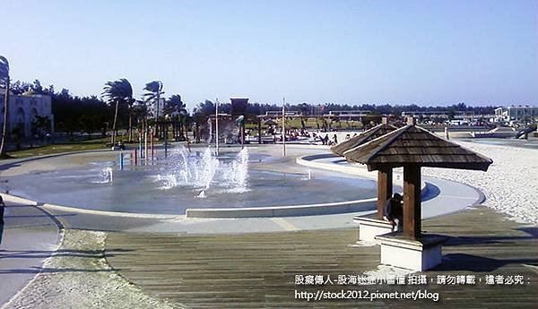 [旅遊] 嘉義東石漁人碼頭美食餐廳推薦: 陽光,白沙,新鮮海產海鮮,暑假寒假活動(食記,景點,民宿,怎麼去,海之夏季,蚵仔煎,外傘頂洲,交通,地址,電話,鯨魚池,看日落,上好吃,停車場)12