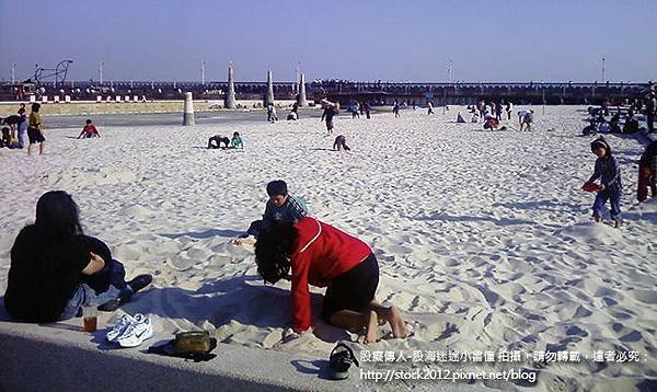 [旅遊] 嘉義東石漁人碼頭美食餐廳推薦: 陽光,白沙,新鮮海產海鮮,暑假寒假活動(食記,景點,民宿,怎麼去,海之夏季,蚵仔煎,外傘頂洲,交通,地址,電話,鯨魚池,看日落,上好吃,停車場)7