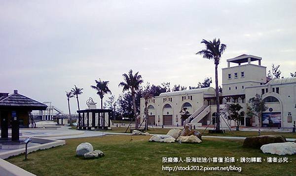 [旅遊] 嘉義東石漁人碼頭美食餐廳推薦: 陽光,白沙,新鮮海產海鮮,暑假寒假活動(食記,景點,民宿,怎麼去,海之夏季,蚵仔煎,外傘頂洲,交通,地址,電話,鯨魚池,看日落,上好吃,停車場)6