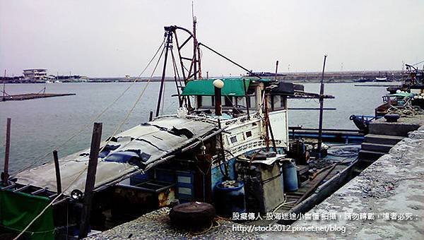 [旅遊]嘉義東石漁人碼頭美食推薦_陽光,白沙與玩水,新鮮海產海鮮(食記,景點,民宿,鮮蚵,蚵仔煎,外傘頂洲,阿春,餐廳,交通,地址,電話,鯨魚池,看日落,海景,上好吃,侯老師,停車場)_022