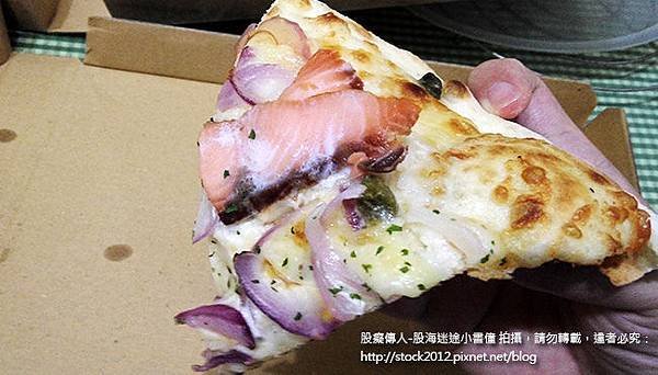 [食記]台北師大夜市瑪莉珍比薩(maryjanepizza)豐富配料變化搭配有咬勁的手工薄餅皮,使用YiYiCard買一送一(比薩推薦,評價,訂位,價位,低消,外帶,菜單,搬家,最愛瑪莉珍,大直,在那裡) (14)