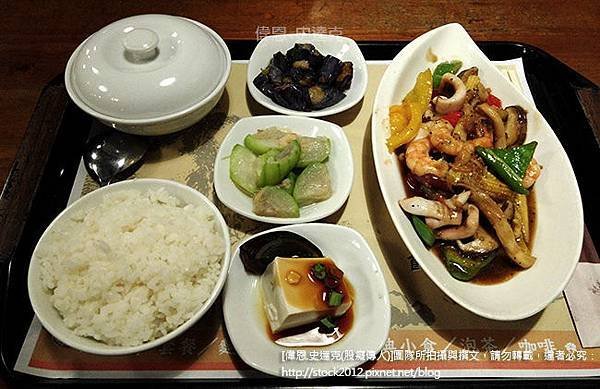 [台北食記]新店古早傳說飲食雜誌館推薦古色古香中式餐廳包廂低消,美食菜單價位,聊天泡茶免費上網好地方,坐整天玩桌遊也OK(分店,停車,素食,無線WIFI,刷卡) (9)