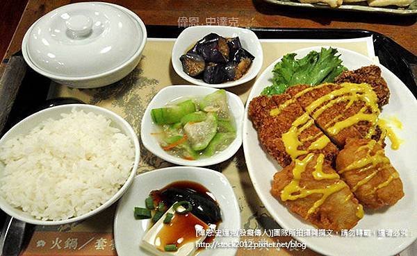 [台北食記]新店古早傳說飲食雜誌館推薦古色古香中式餐廳包廂低消,美食菜單價位,聊天泡茶免費上網好地方,坐整天玩桌遊也OK(分店,停車,素食,無線WIFI,刷卡) (13)