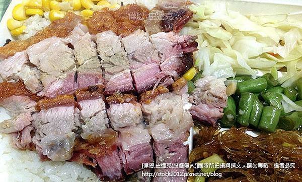 [食記]台北景美興記燒臘必吃大份量排隊名店,推薦招牌脆皮燒肉飯,便宜大碗吃粗飽,許家粿仔湯,豬腳排骨滷雞腿便當(電話,地址,營業時間,三寶飯,平價,必買) (6)