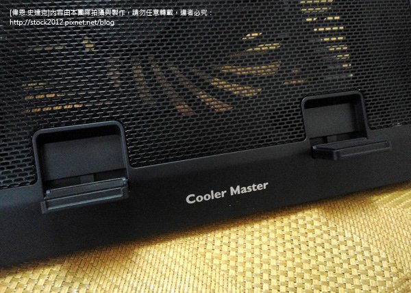 [3C體驗]Cooler Master散熱墊開箱文,推薦Cooler Master Notepal ERGOSTAND LITE 支架式散熱墊試用,,圖文分析(訊凱國際,冷至尊,降溫,教學) (19)