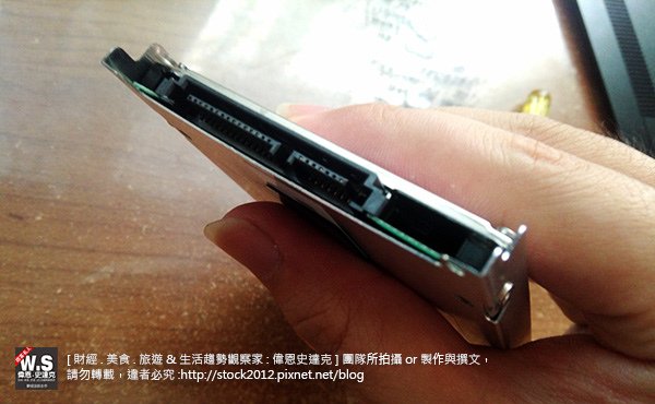 [3C電腦]創見SSD340固態硬碟128G開箱與安裝拆教學圖文實測分析,評價推薦品質(Transcend,保固,維修,傳輸線,mac book air,256G,1TB) 111