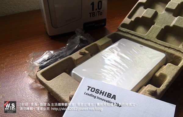 [3C開箱]Toshiba 1Tb USB3.0 黑白靚潮外接行動硬碟推薦輕巧簡便,評價穩定安靜速度快的儲存硬碟(2014,開機,格式化,分割) (4)