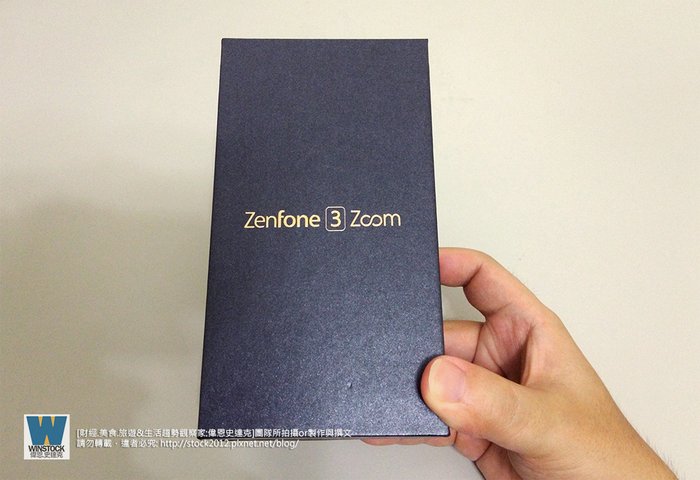 華碩 zenfone 3 zoom ze553kl 開箱測試評價,價格高CP值,高規格照相攝影夜拍雙鏡頭與1.7大光圈 (nfc,亮線,缺點,問題) (2)