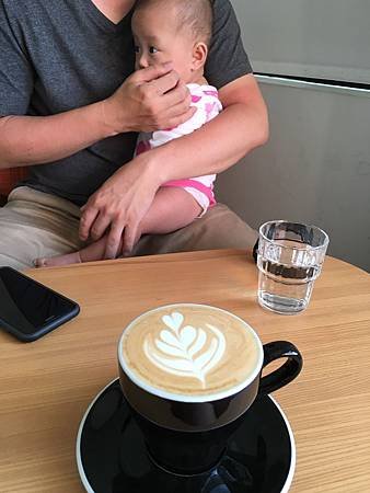 基隆下午茶 看著夕陽享用LOKA CAFE