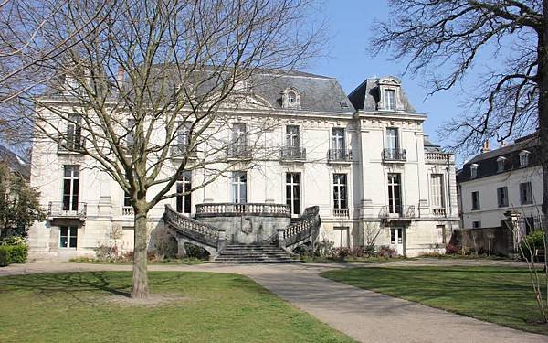 institut de touraine.jpg