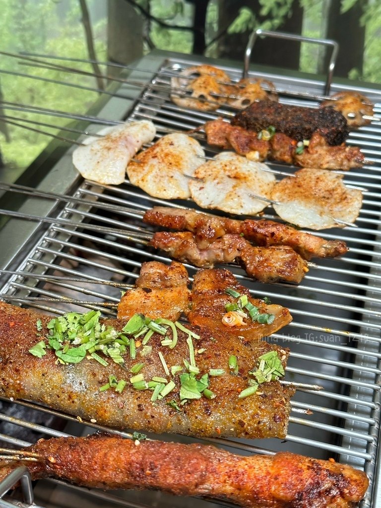 《台北食記》觀音橋燒烤｜重慶道地美食｜超特別露營風用餐環境