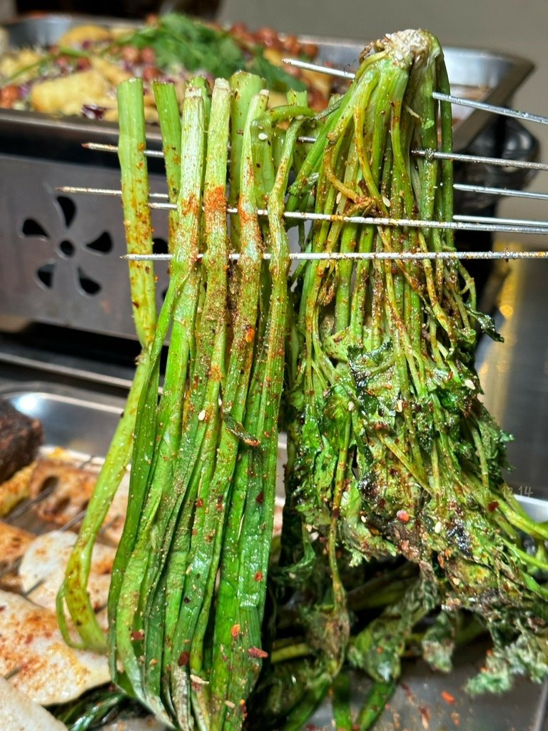 《台北食記》觀音橋燒烤｜重慶道地美食｜超特別露營風用餐環境