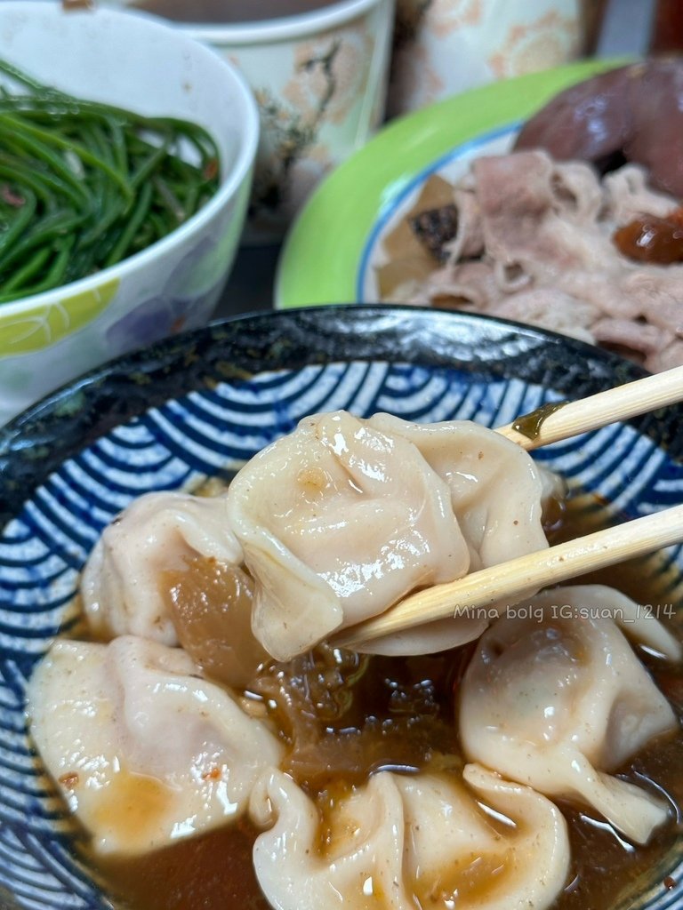 《新北食記》享樂麻辣燙｜三重小吃推薦獨家中藥湯底｜私房自製辣