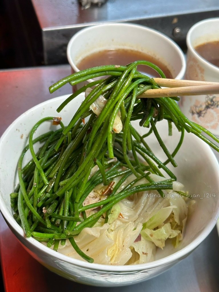 《新北食記》享樂麻辣燙｜三重小吃推薦獨家中藥湯底｜私房自製辣