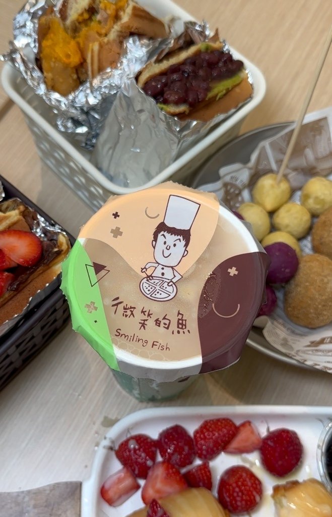 《台北食記》微笑的魚-榮星花園店｜鬆餅專賣店｜雙拼鬆餅一次滿
