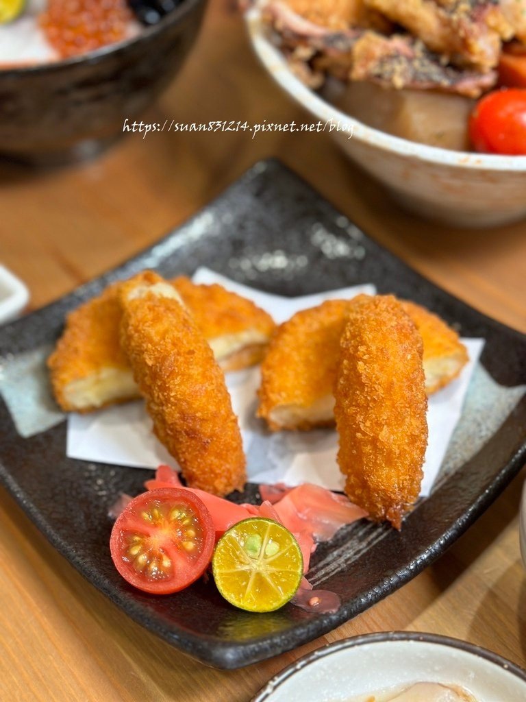 《高雄食記》全心丼飯專賣店｜超浮誇平價海鮮丼飯｜吃過一定會二