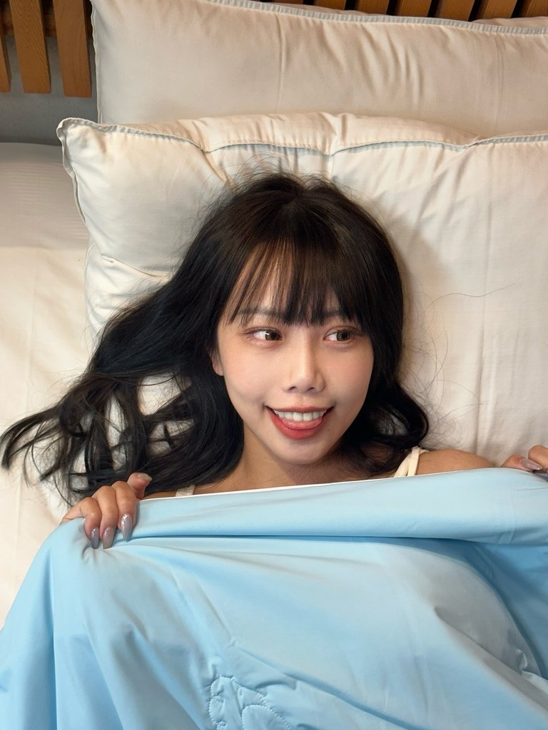 《開箱分享》小眠羊極凍冰冰被｜夏天必備涼被｜天然物理涼感輕鬆