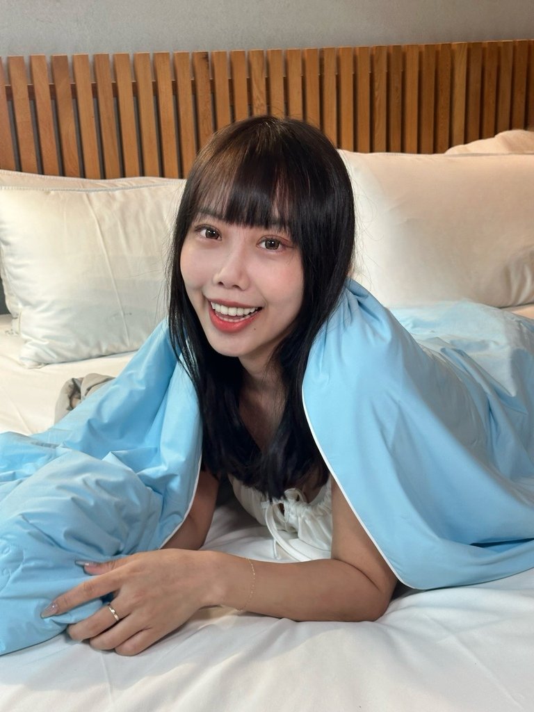 《開箱分享》小眠羊極凍冰冰被｜夏天必備涼被｜天然物理涼感輕鬆