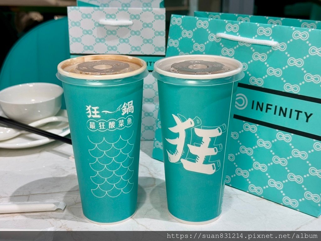《台北食記》狂一鍋酸菜魚｜插旗台北西門町🚩整間店面Tiffa
