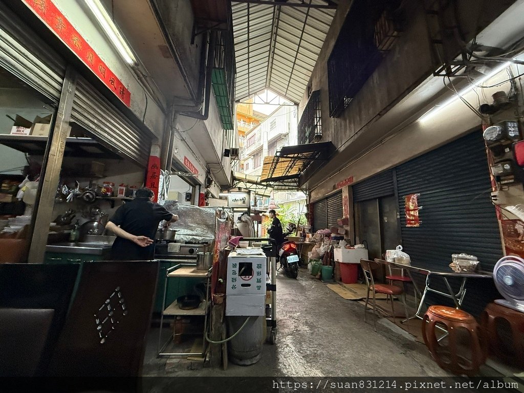 《台中食記》沼澤咖哩 × 隱身在市場內的美食✨台中南門市場美