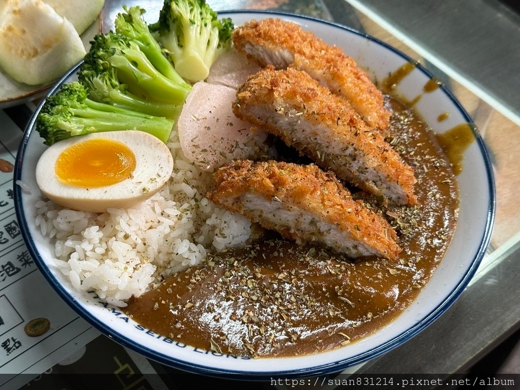 《台中食記》沼澤咖哩 × 隱身在市場內的美食✨台中南門市場美