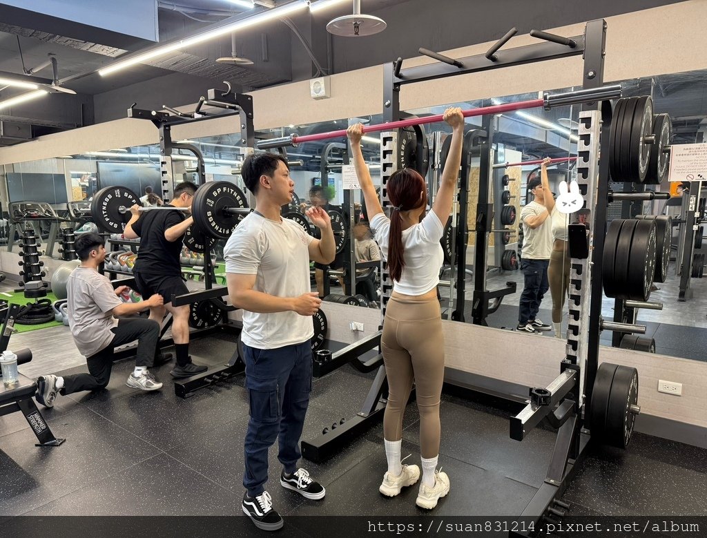 《開箱健身房》宅健身Ｚworkout｜中山區新開幕健身房 ×
