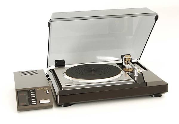 Technics SP-10 III.jpg